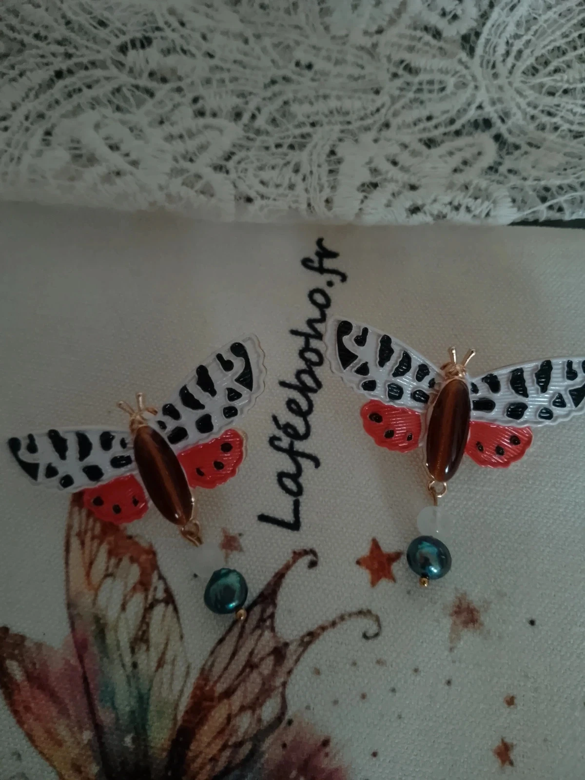 Boucles d'oreilles papillons perle de culture d'eau douce naturelles et pierres de lune